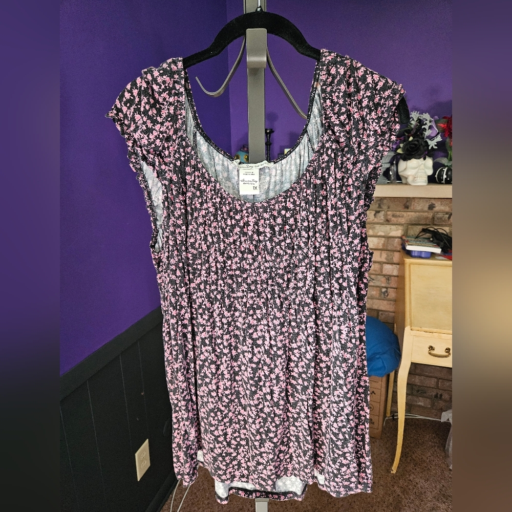 Floral Black and Pink Women's Top
